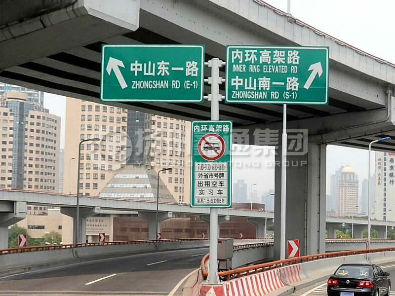 BZG-013，交通標(biāo)志桿，T型三懸臂交通標(biāo)志桿