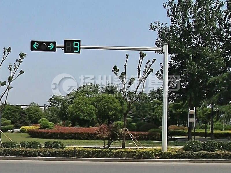 XHDG-035，L型八棱信號(hào)燈桿，丁字路口